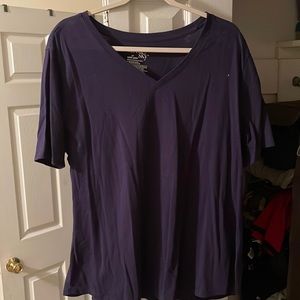 Vneck fitted navy blue tshirt